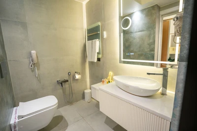 Parsian Evin Hotel