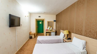 Parsian Ali-Qapu Hotel