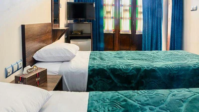 Firoozeh Traditional Hotel