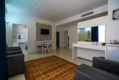 Alvand Hotel