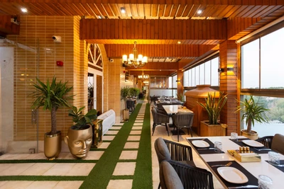 Chaharbagh Hotel