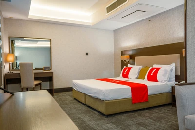 Parsian Evin Hotel