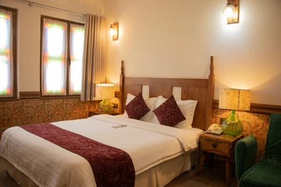 Moshir al-Mamalek Garden Hotel