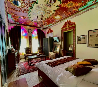 Shahparioun Hotel