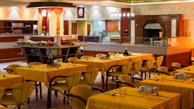 Parsian Ali-Qapu Hotel