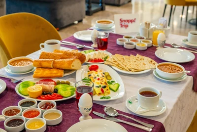 Laleh Hotel