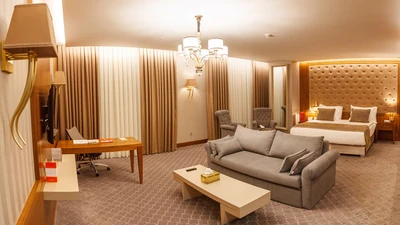 Laleh Park Hotel