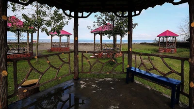 Anzali Tourist Hotel