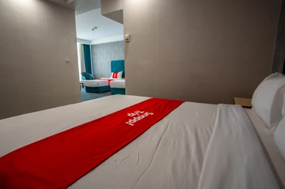 Parsian Enghelab Hotel