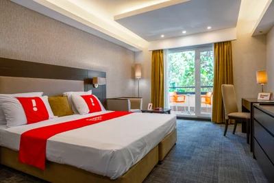 Parsian Evin Hotel