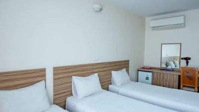 Nasir Al Molk Hotel