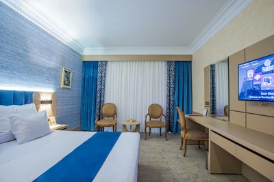 Parsian Esteghlal Hotel