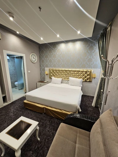 Khajoo Hotel