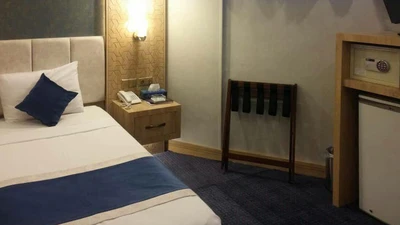 Setareh Hotel