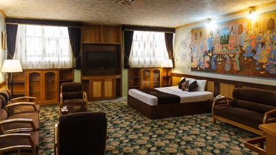 Setareh Hotel