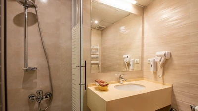 Shirazis Hotel