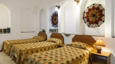 Mozaffar Traditional Hotel