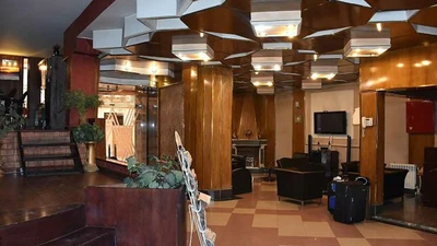 Avrin Hotel