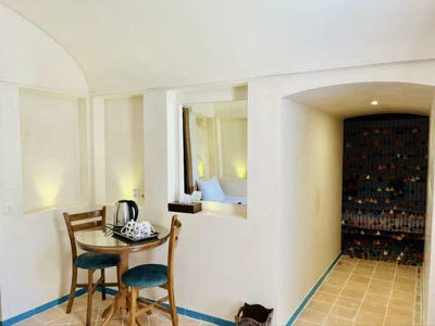 Ashkoob Traditional Hotel