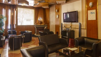 Avrin Hotel