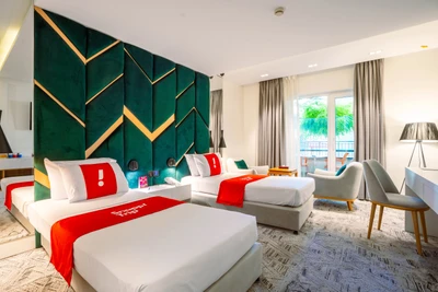 Parsian Evin Hotel