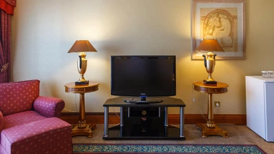 Parsian Esteghlal Hotel