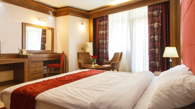 Khorshid Taban Hotel