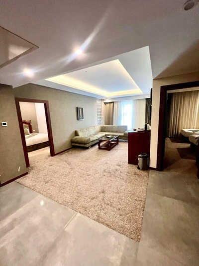 Qasr-Al-Ziafat Hotel