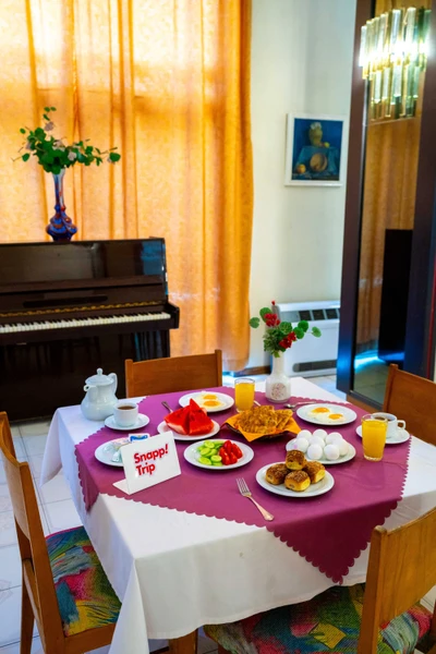 New Naderi Hotel
