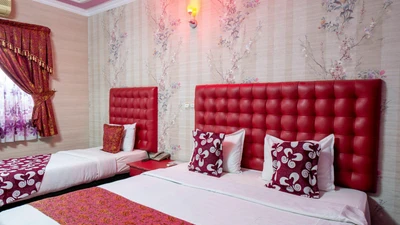 Parseh Hotel