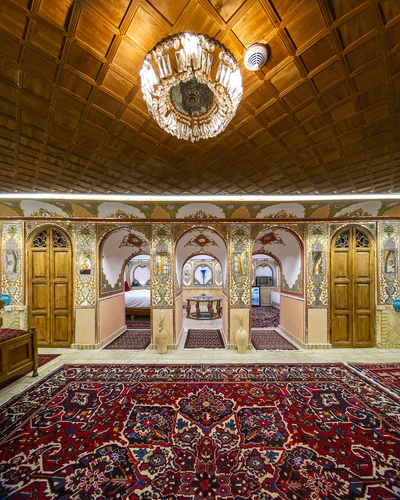 Ghasr Monshi Hotel