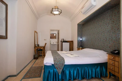 Baba Afzal Hotel