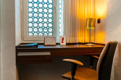 Parsian Enghelab Hotel
