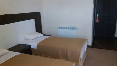 Kerman Hezār Hotel