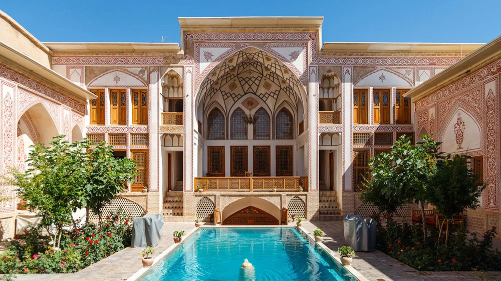 Mahinestan Raheb Hotel
