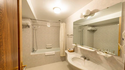 Abbasi Hotel
