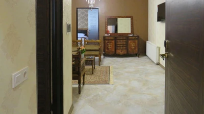 Kourosh Hotel