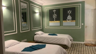Ghoghnoos Hotel