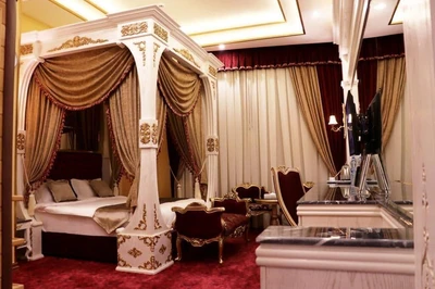 Rose Darvishi Hotel