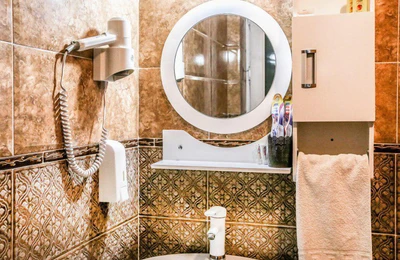 Sarabi Traditional Hotel