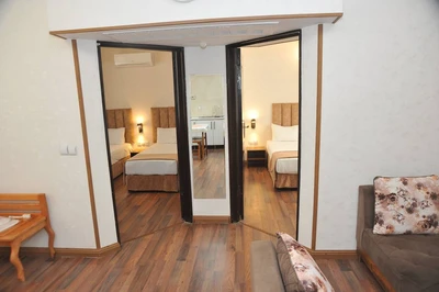 Park Saadi Hotel