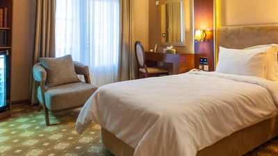 Refah Hotel