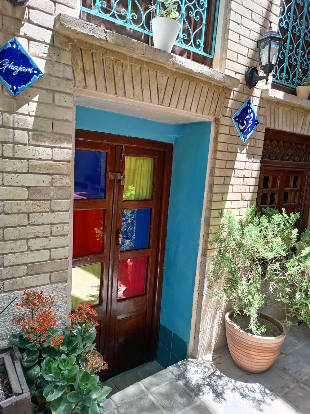 Mahmonir Traditional Hotel