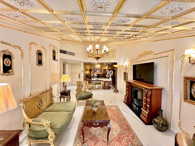 Taj Mahal Hotel