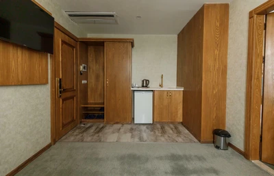 Liana Hotel