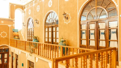 Firoozeh Traditional Hotel
