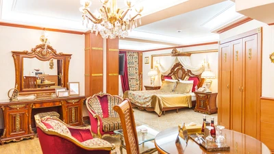 Golden Palace Hotel