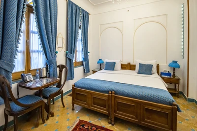 Ghasr Monshi Hotel