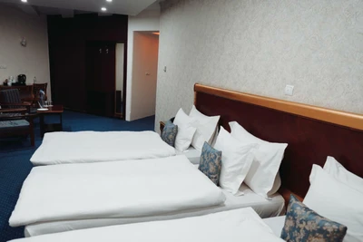 Azadegan Hotel