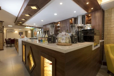 Alborz Hotel